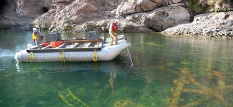 Underwater support with a Jboat.